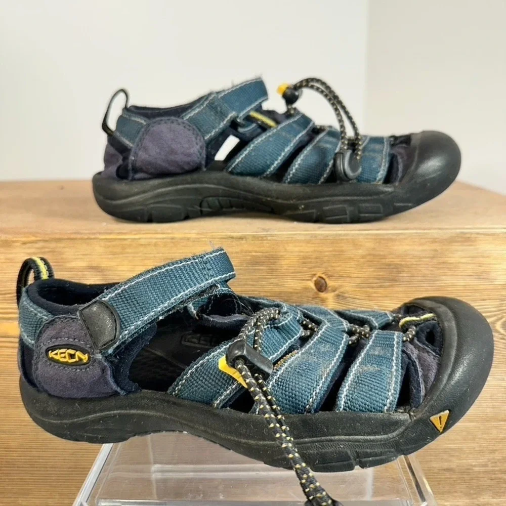 Keen Newport H2 Big Kids Unisex 2 Youth Blue Sport Sandals Trail Waterproof Boat